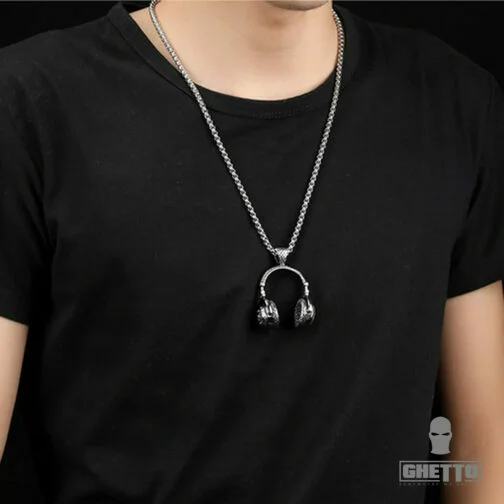 Hip Hop Accessories Trendy Headphone Titanium Steel Pendant Couple NecklaFemale ce Male and Singer Pendant Sweater Chain Long
