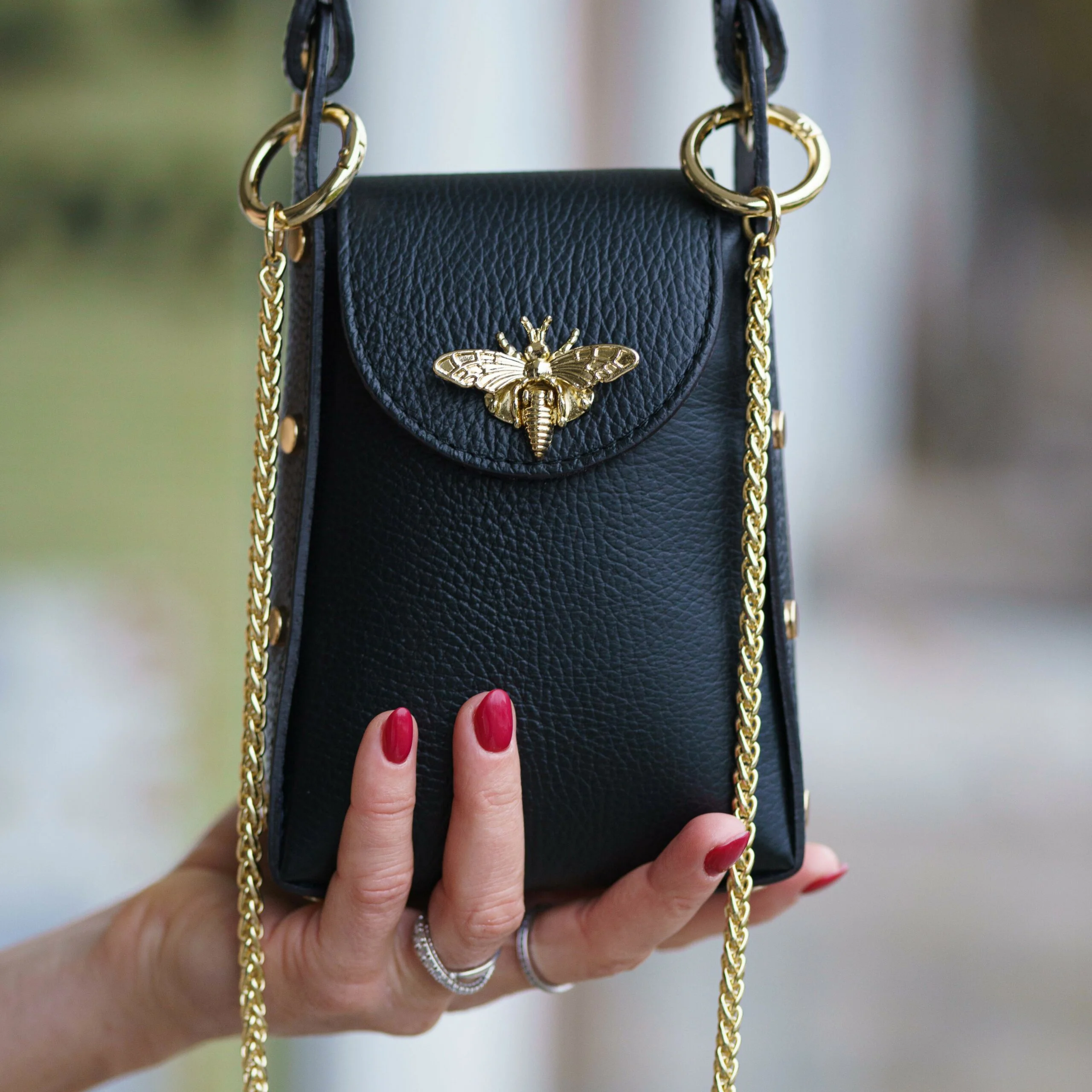 ghetto queen bee mini vertical black bag
