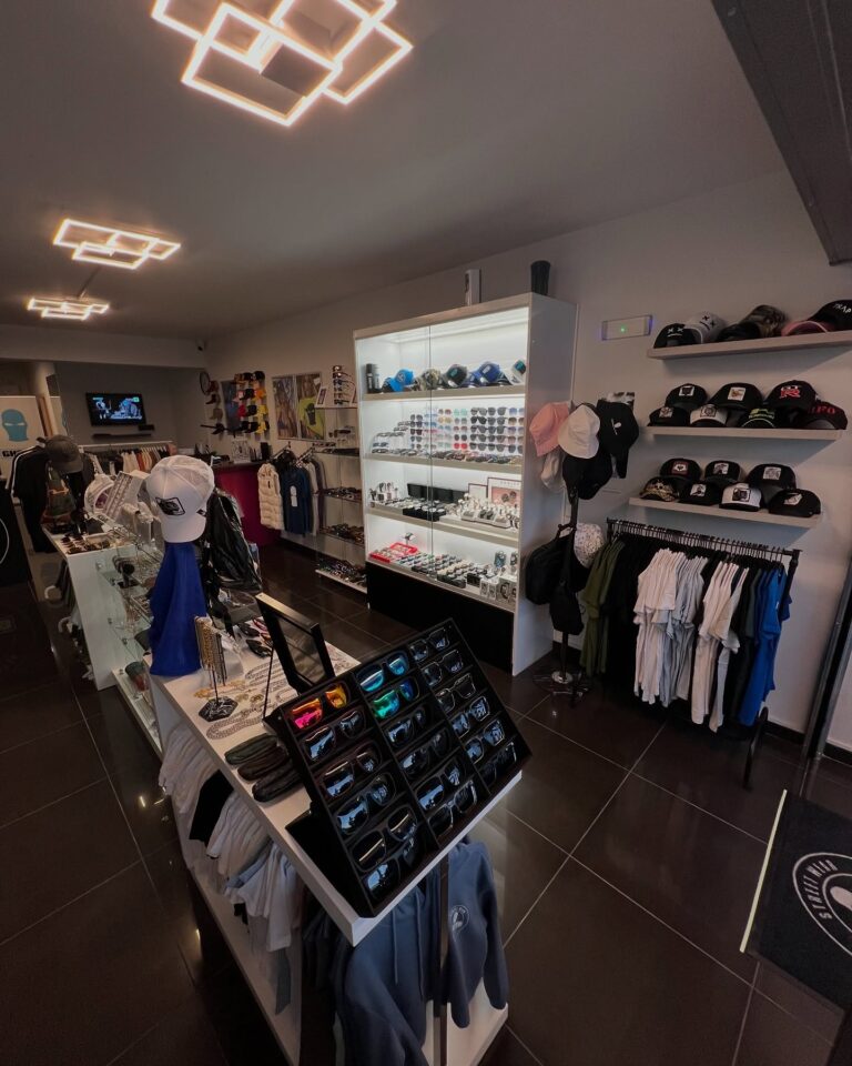 Διαβάστε περισσότερα για το άρθρο Ghetto Shop στο Μαρκόπουλο Αττικής, Λεωφόρος Σουνίου 69 Τ.Κ.19003